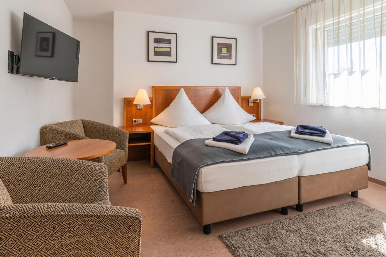 Hotel Am Kirchplatz 于伯林根 外观 照片