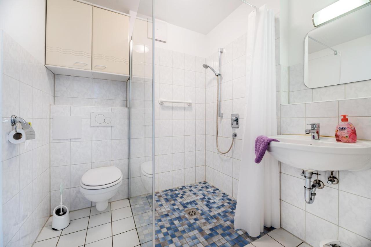 Hotel Am Kirchplatz 于伯林根 外观 照片