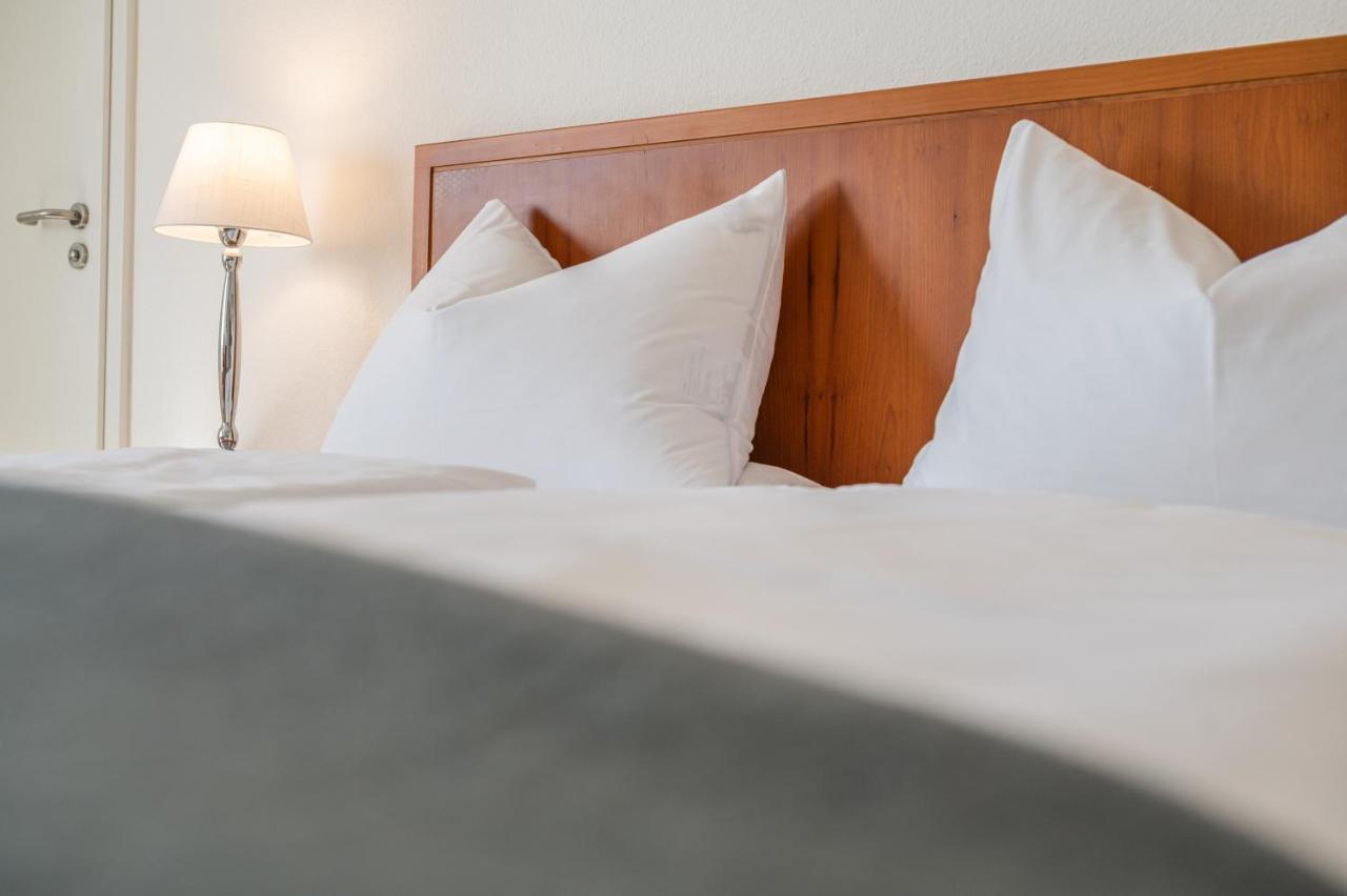 Hotel Am Kirchplatz 于伯林根 外观 照片