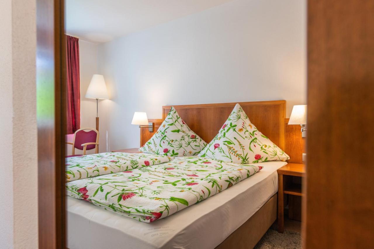 Hotel Am Kirchplatz 于伯林根 外观 照片