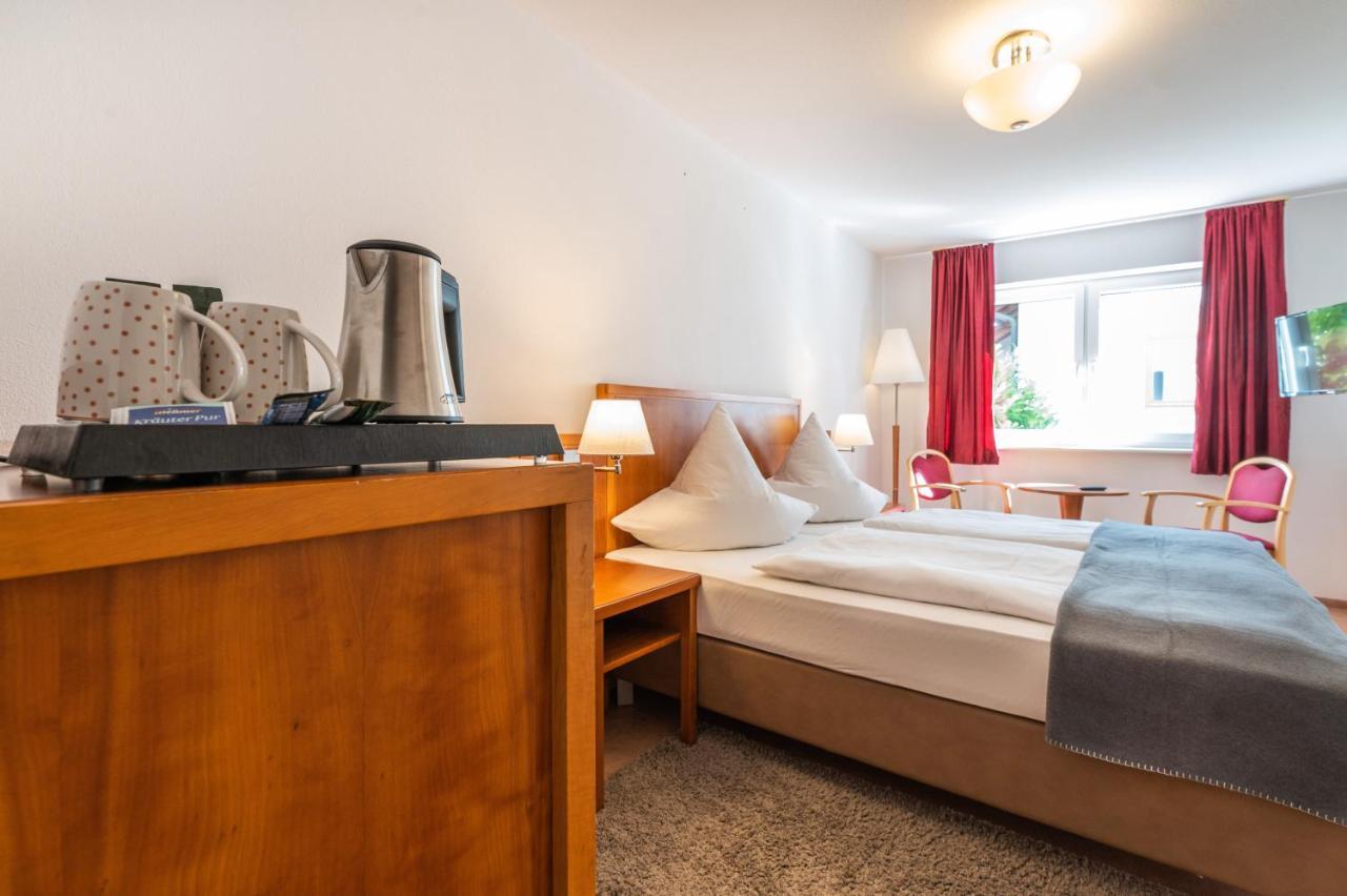 Hotel Am Kirchplatz 于伯林根 外观 照片