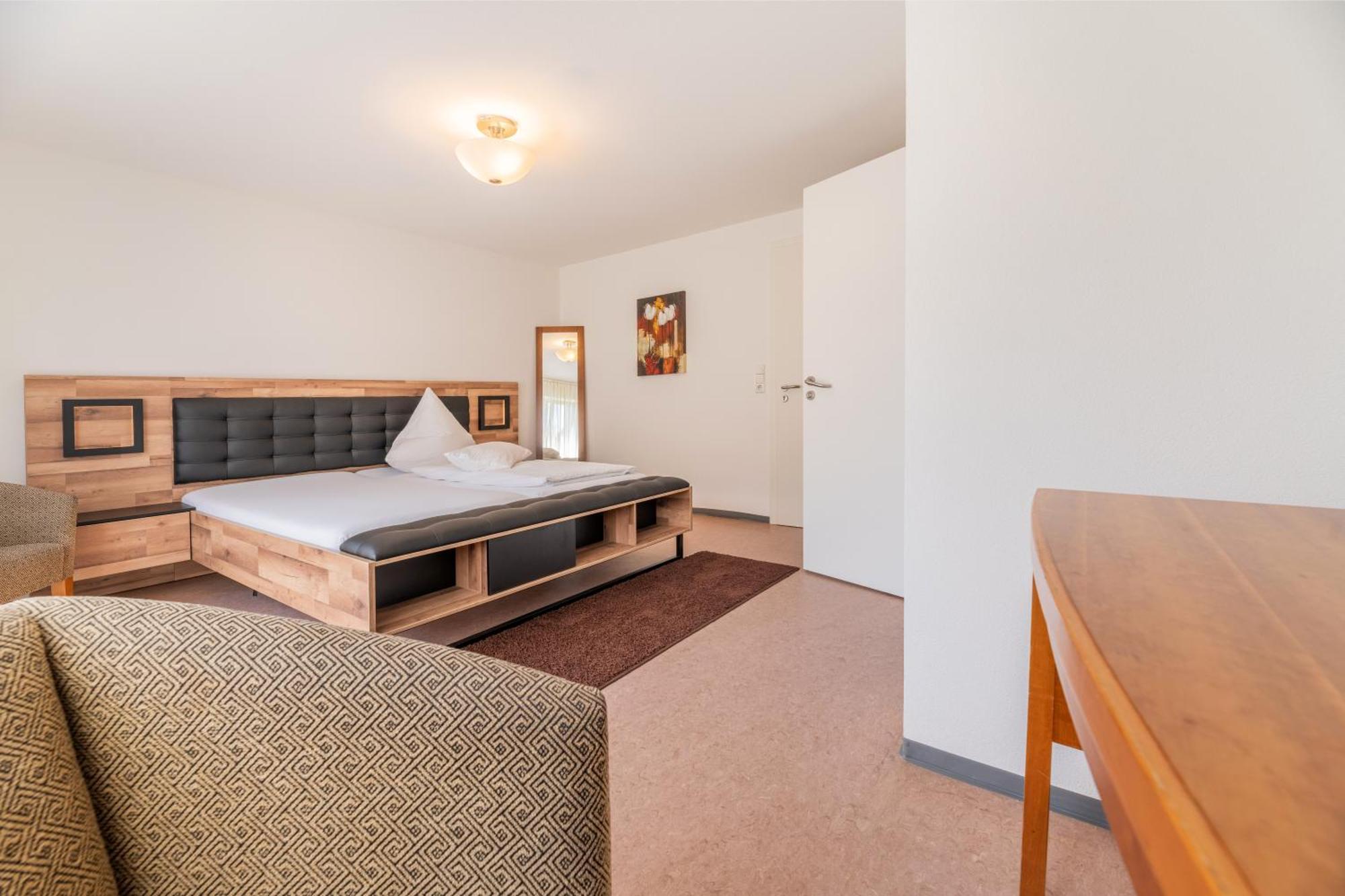 Hotel Am Kirchplatz 于伯林根 外观 照片